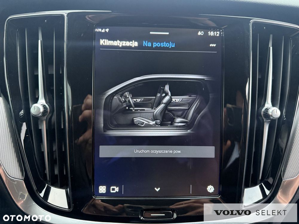 Volvo V60 Cross Country - 25
