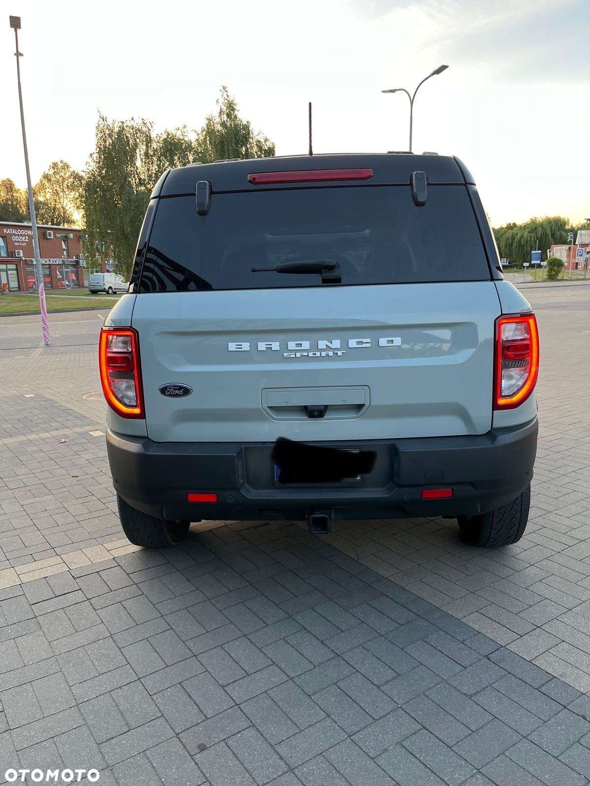 Ford Bronco - 2