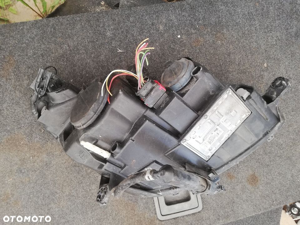 CITROEN C5 II XENON LAMPA LEWY PRZÓD EUROPA - 3