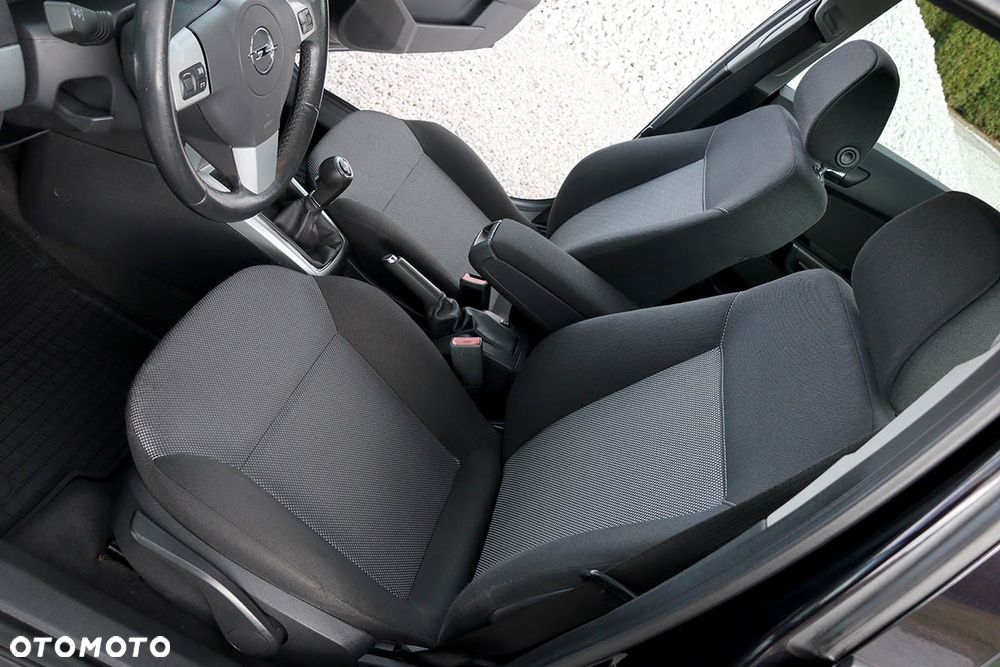 Opel Astra 1.6 ECOFLEX Start/Stop Innovation - 24