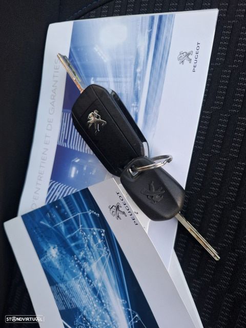Peugeot 208 1.2 PureTech Signature - 60