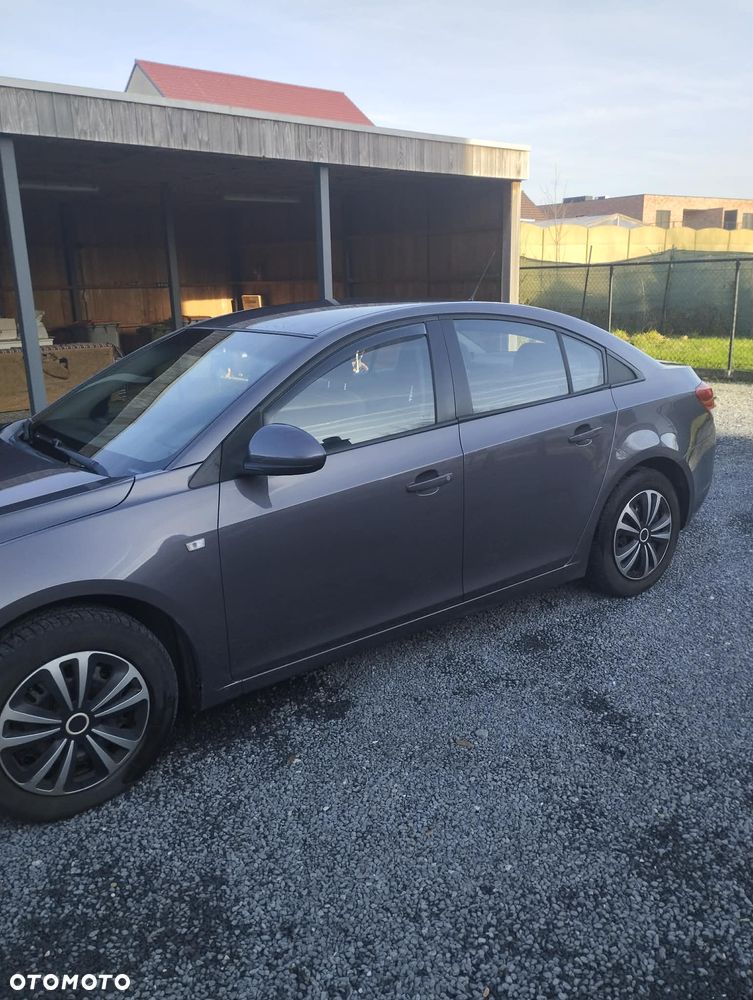 Chevrolet Cruze 1.7 D LT+ - 3