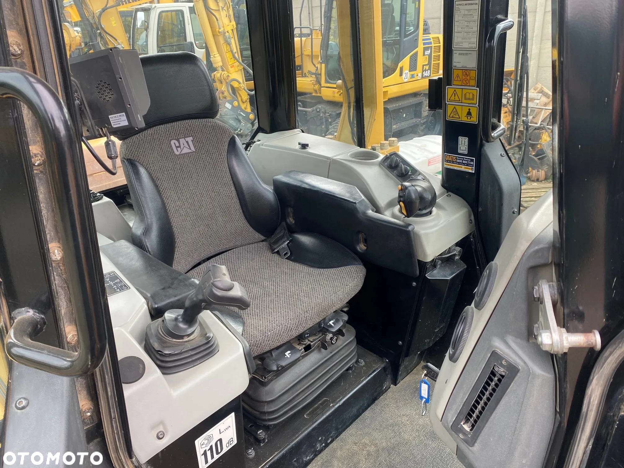 Caterpillar CAT D6N LGP, 2017 ROK, 8200 MTH, Z NIEMIEC, - 10