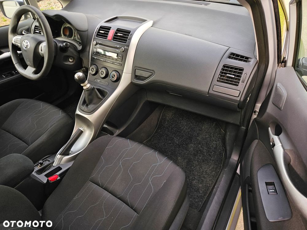 Toyota Auris 1.6 Edition - 19