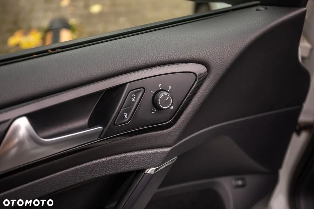 Volkswagen Golf 2.0 BlueTDI Cup - 25