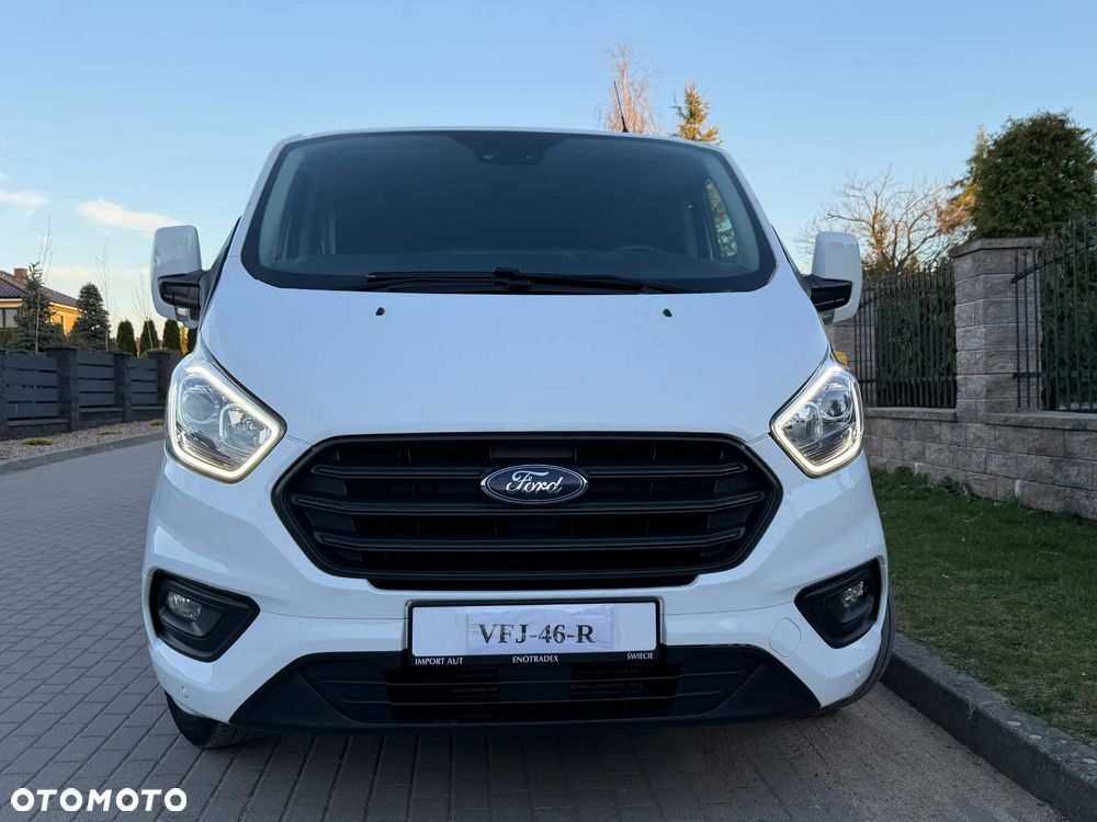 Ford CUSTOM - 21