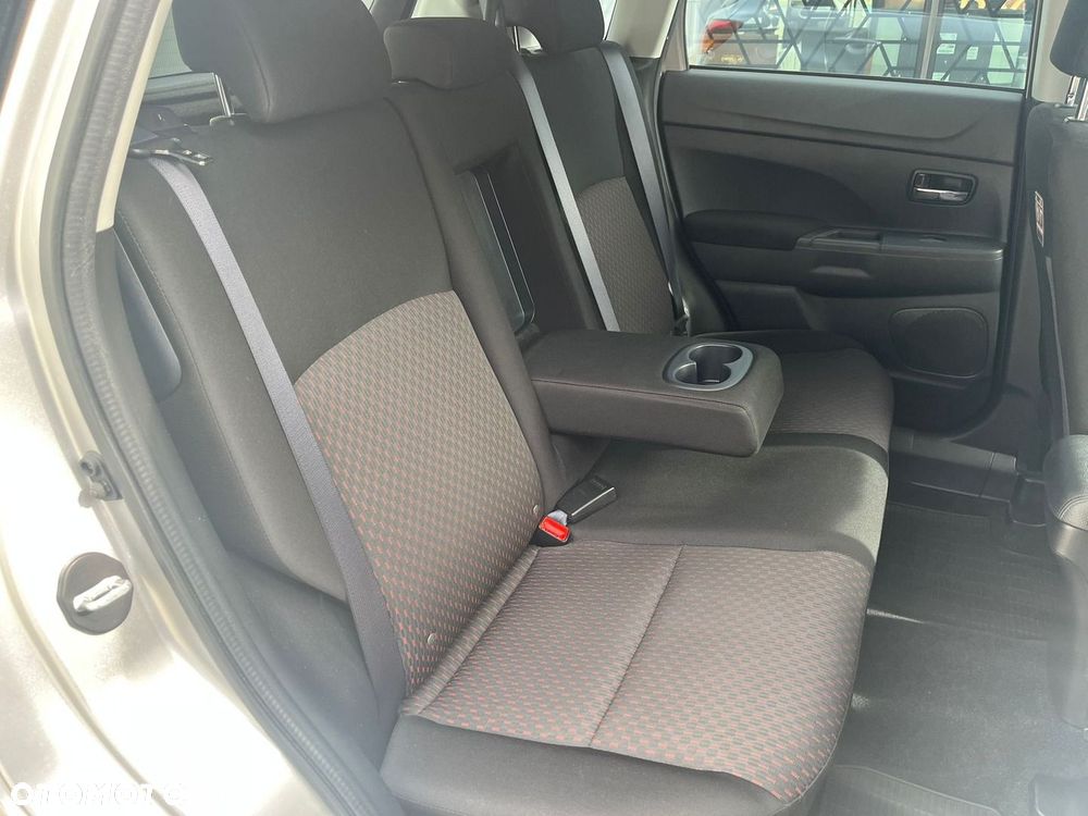 Mitsubishi ASX 1.6 Instyle - 20