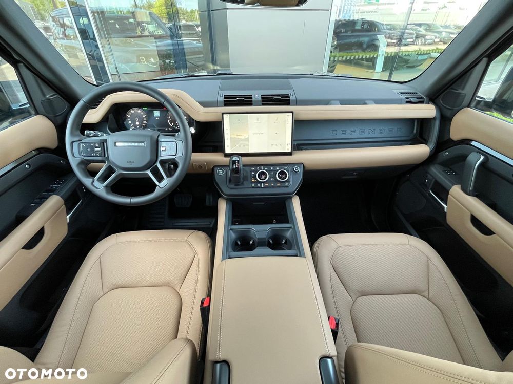 Land Rover Defender - 12