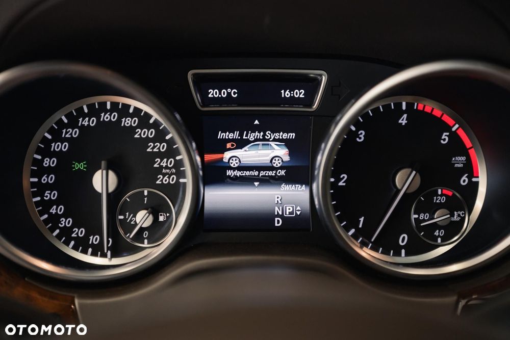 Mercedes-Benz ML 350 BlueTec 4-Matic - 28