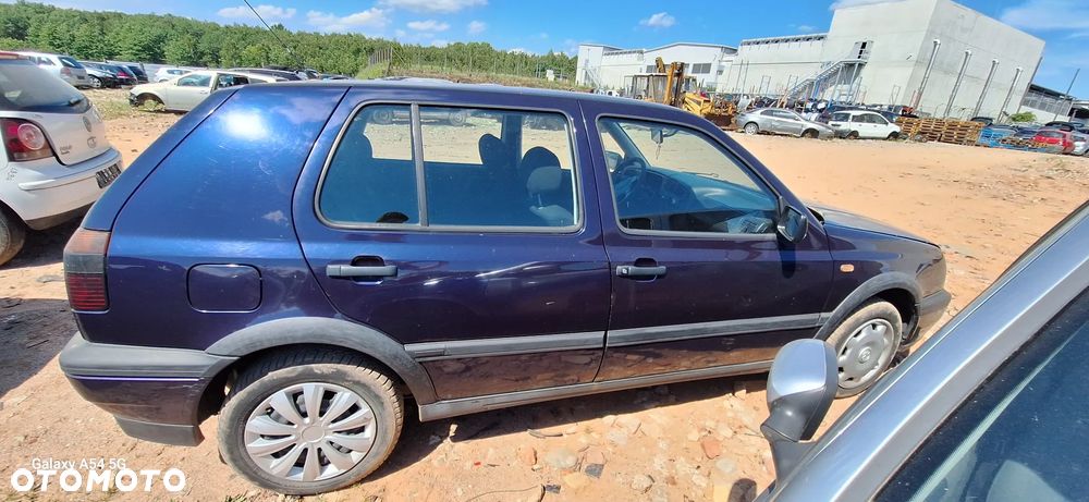 Volkswagen Golf Mk3 1.6 Benzyna Cały  Na Części - 5