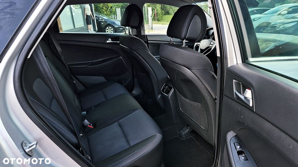 Hyundai Tucson 1.6 GDI BlueDrive GO 2WD - 36