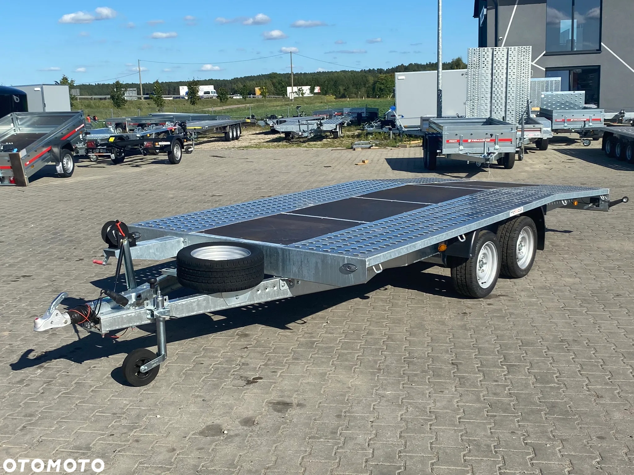 Niewiadów DOSTAWA! Laweta JUPITER wym. 450x210 Podłoga ze sklejki, najazdy, wciągarka, koło zapasowe! DMC 2700 kg Idealna do przewozu samochodów! - 2