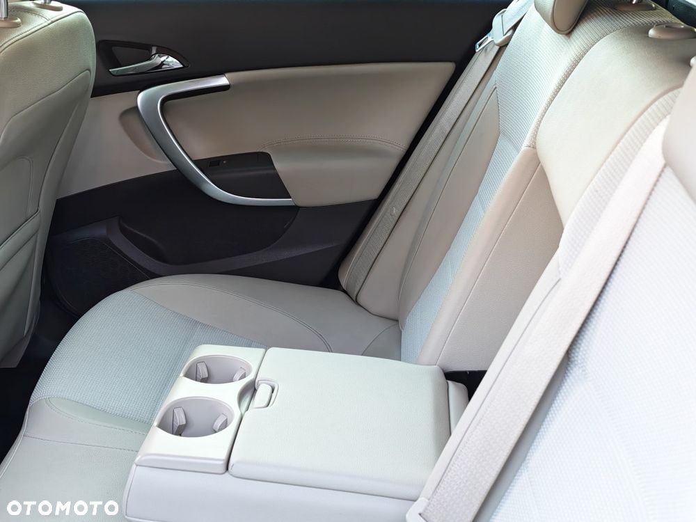 Opel Insignia - 14