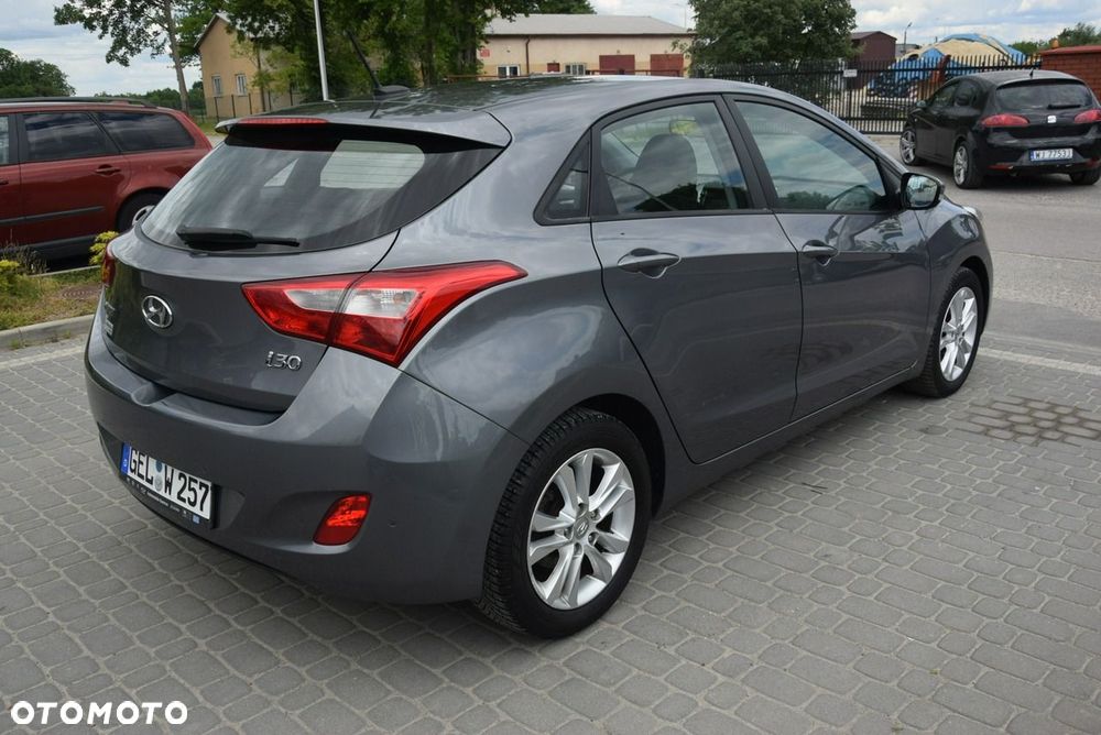 Hyundai i30 1.6 CRDi Fifa World Cup Edition - 12