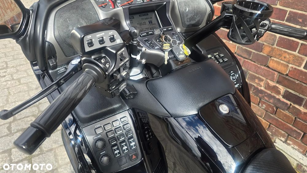 Honda GL - 12
