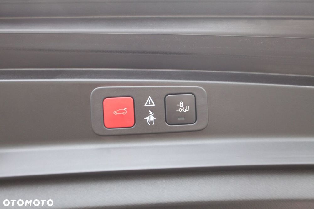 Peugeot 5008 1.2 PureTech mHEV GT S&S e-DCS6 - 29