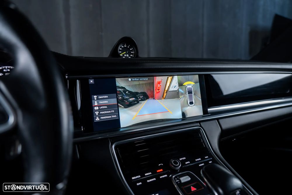 Porsche Panamera Sport Turismo - 18