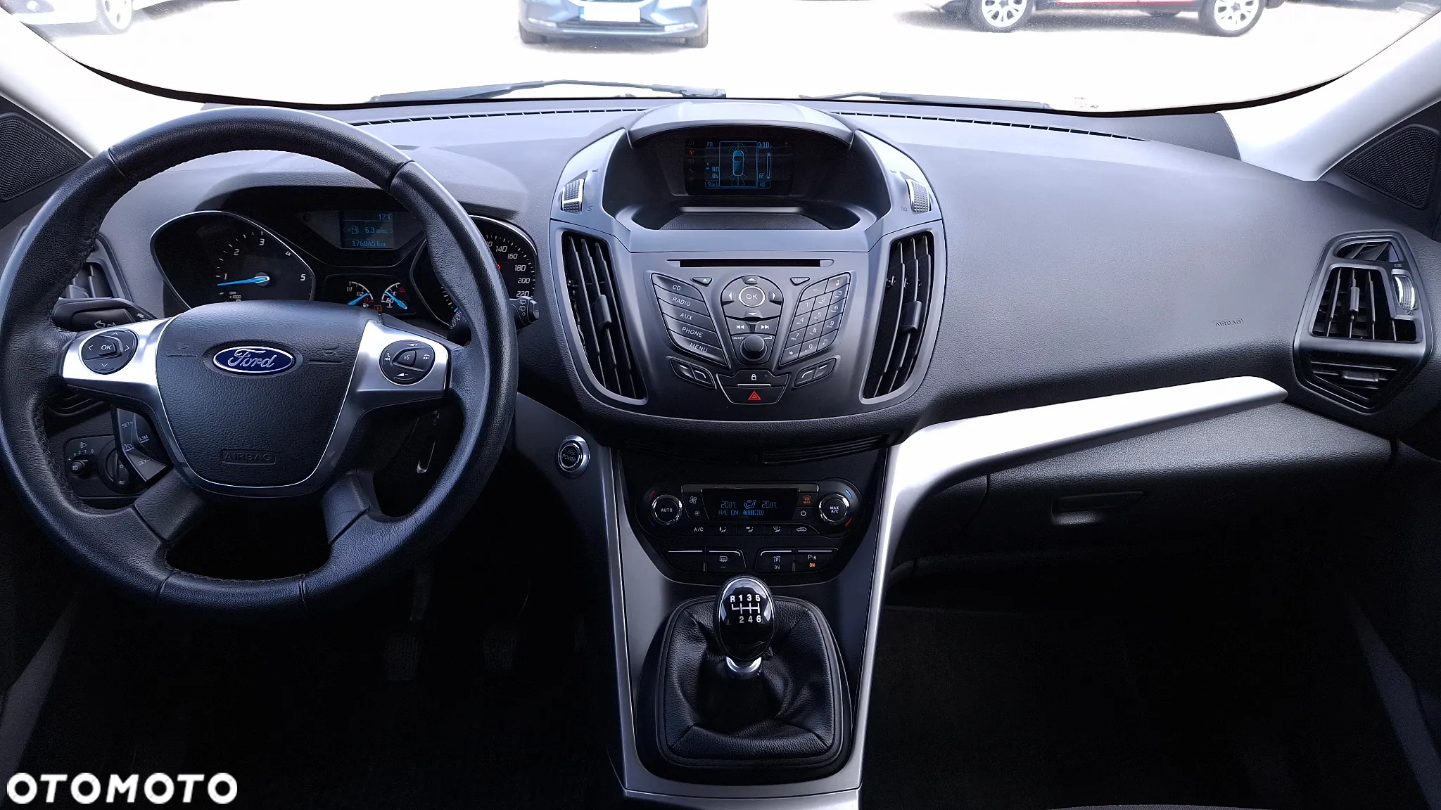 Ford Kuga 2.0 TDCi 2x4 Titanium - 14
