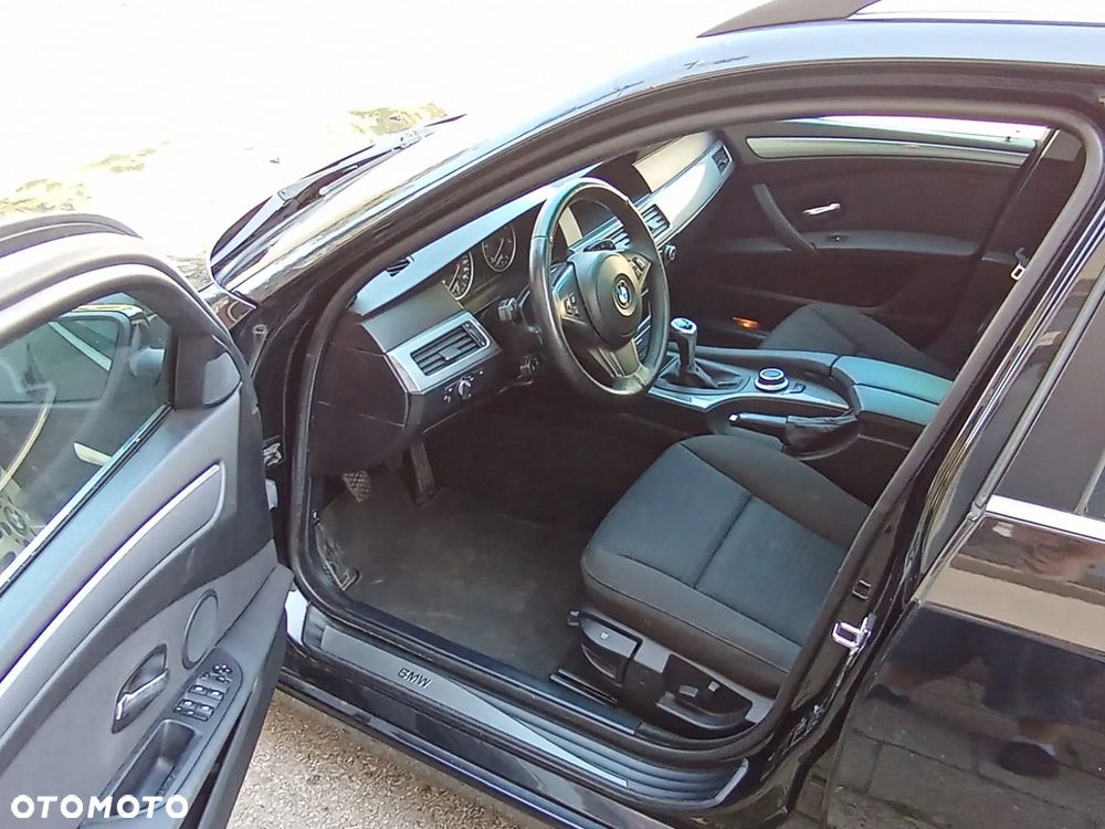 BMW Seria 5 520d - 14