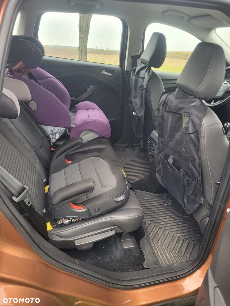 Ford Kuga 1.5 EcoBoost 2x4 Titanium - 10