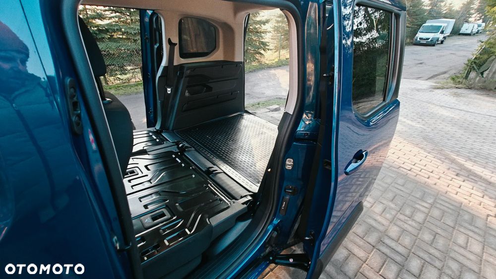 Opel Combo 50kWh Elegance - 21