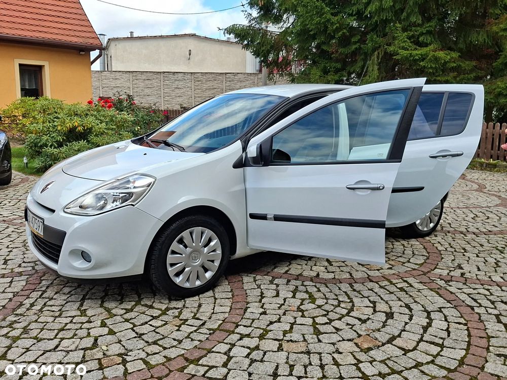 Renault Clio 2011 photo 4