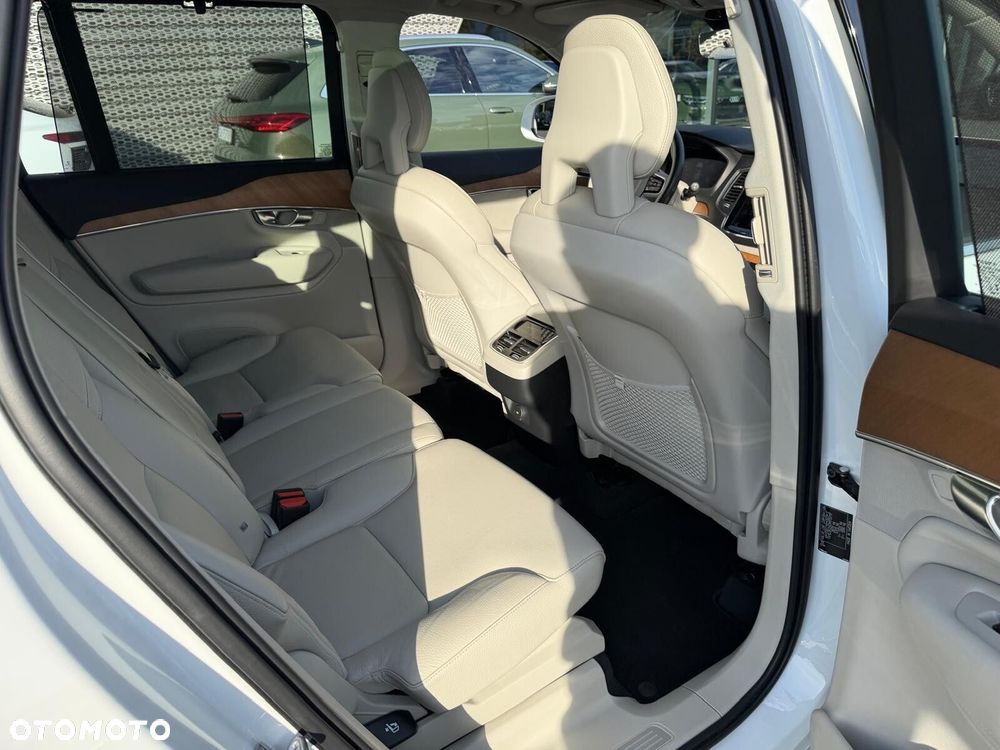 Volvo XC 90 B5 D AWD Plus Bright - 28