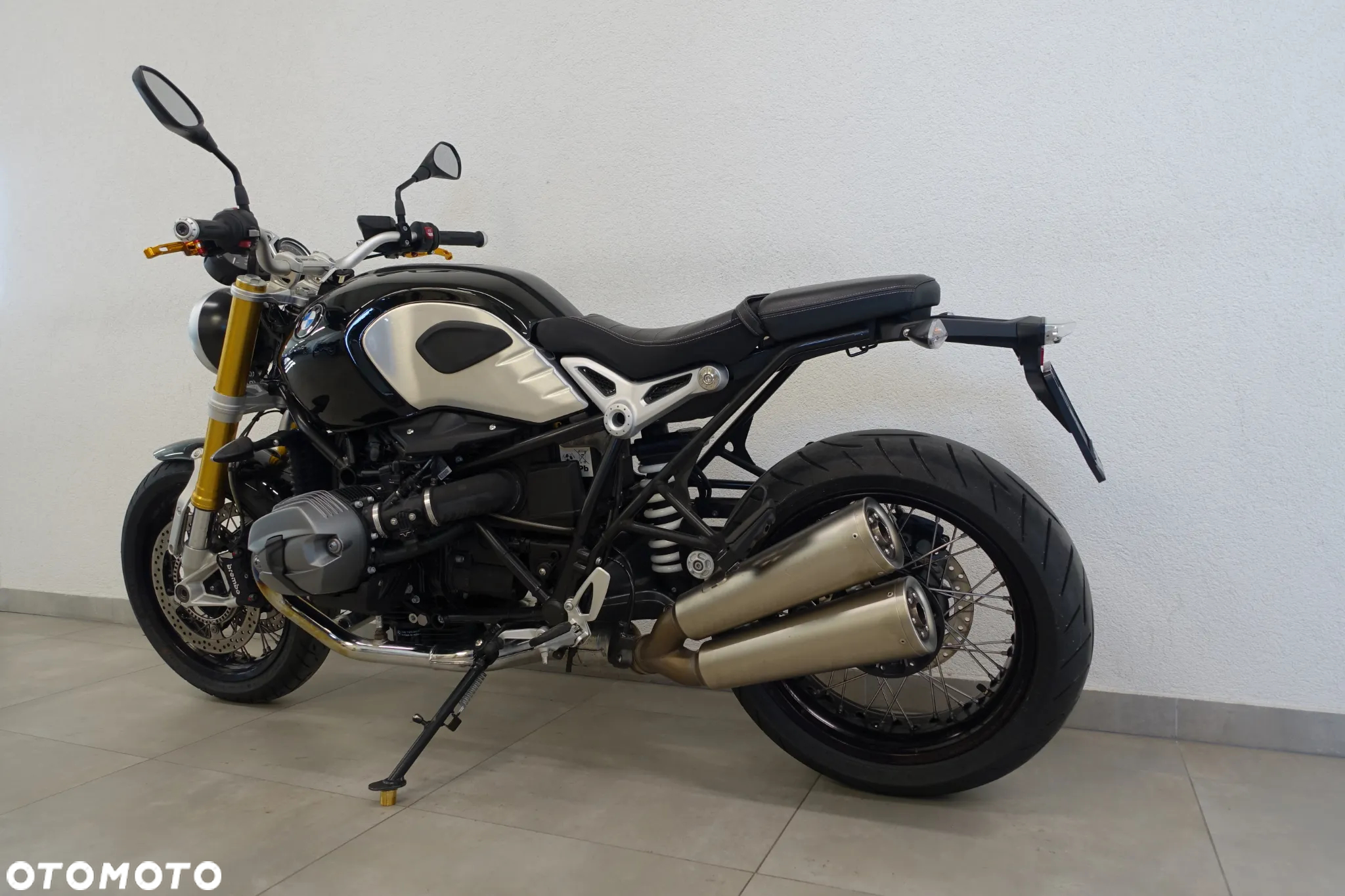 BMW R - 2