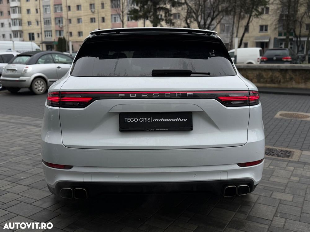 Porsche Cayenne Turbo - 4