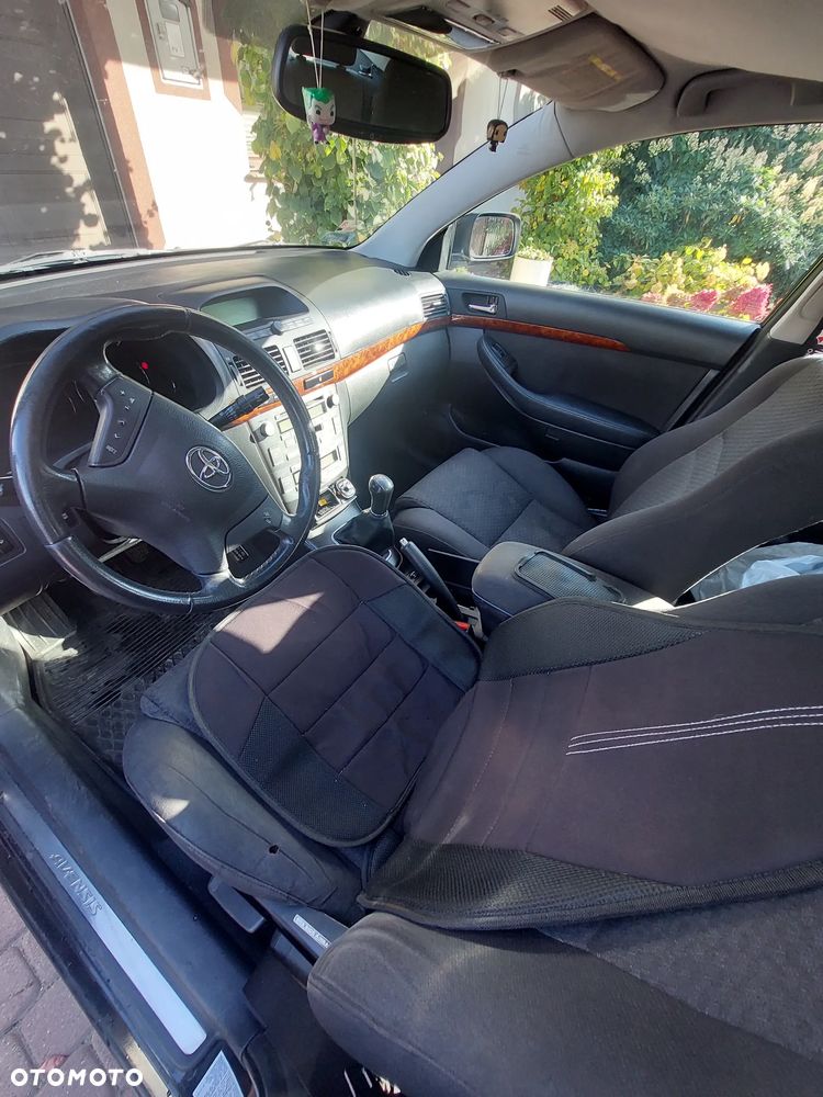 Toyota Avensis 2004 photo 3
