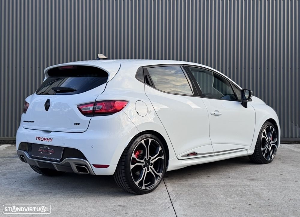 Renault Clio TCe 220 EDC R.S. Trophy - 5