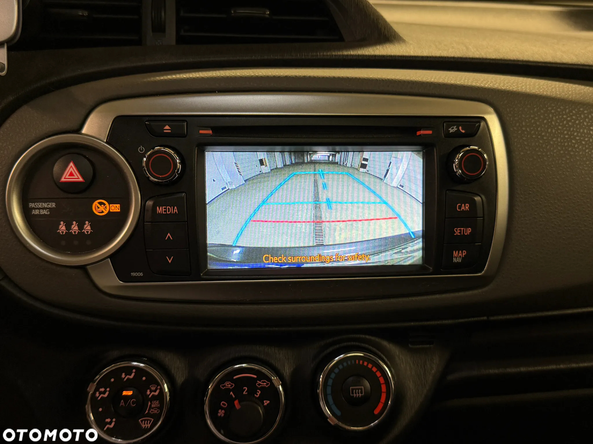 Toyota Yaris 1.33 Premium - 6