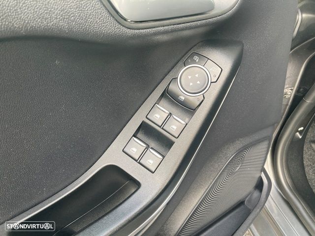 Ford Fiesta 1.0 EcoBoost Hybrid S&S TITANIUM - 26