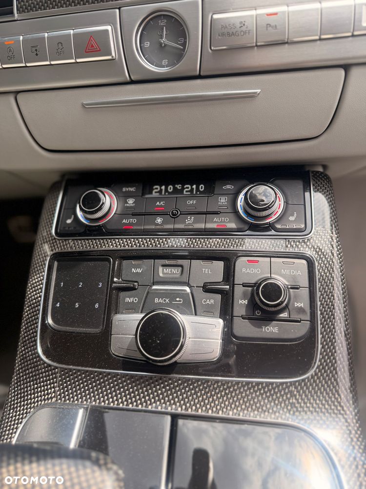 Audi S8 - 25