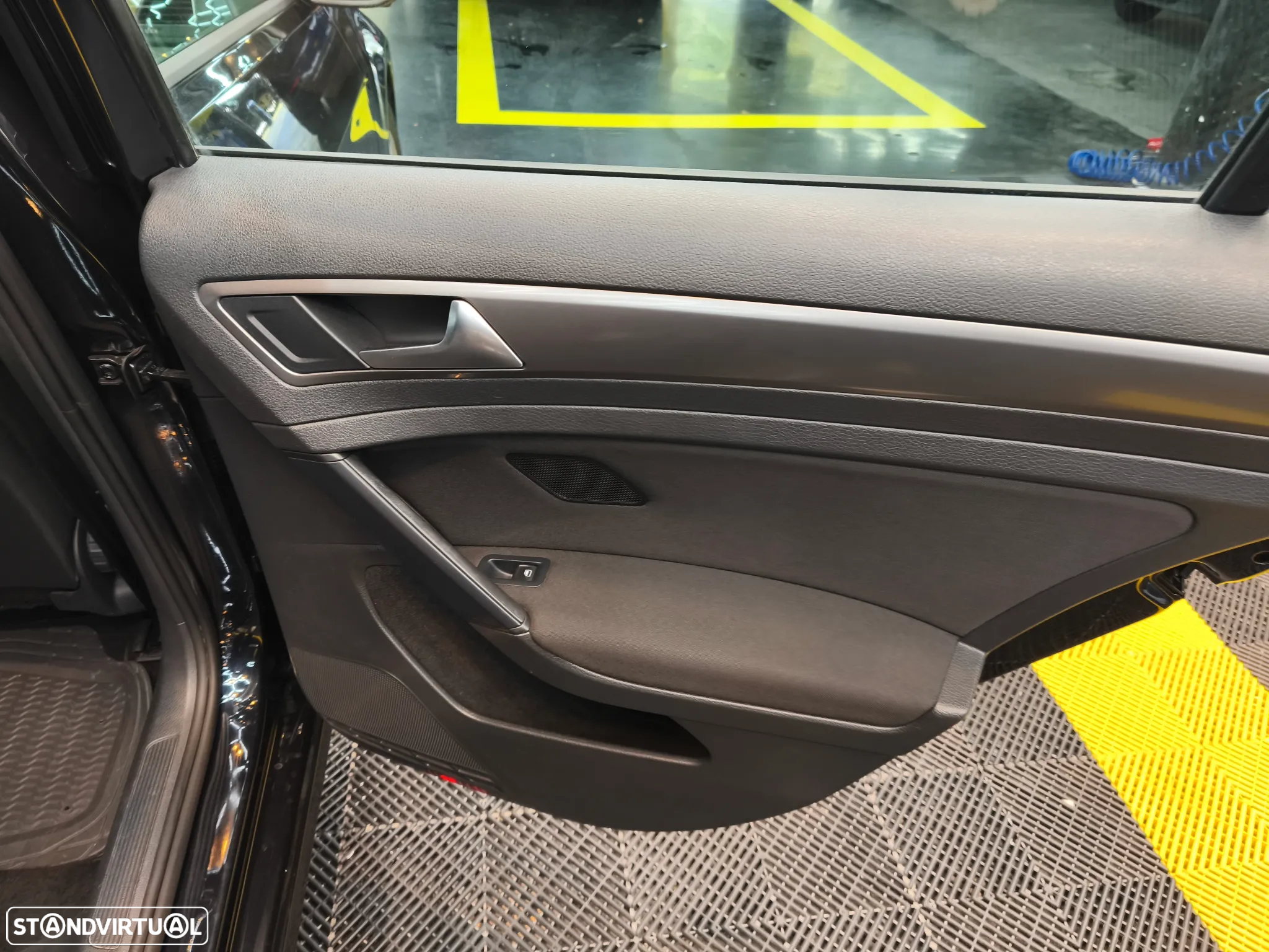 VW Golf Variant 1.6 TDi Highline - 19