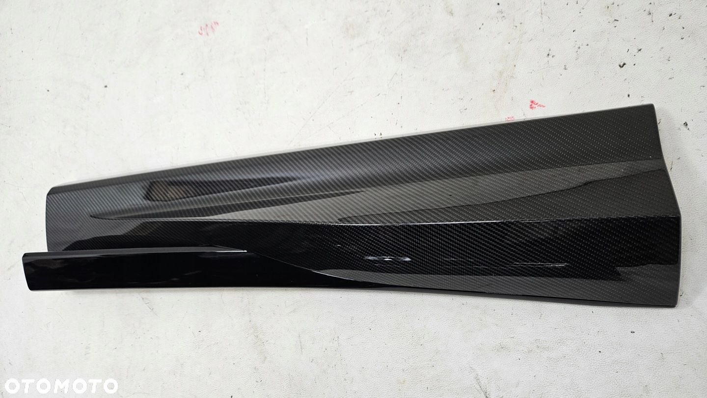 LISTWA DRZWI LEWY TYŁ ASTON MARTIN DBX CARBON PY83-20955-AA - 2