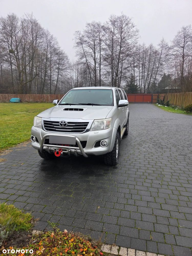 Toyota Hilux 3.0 D-4D Invincible - 1