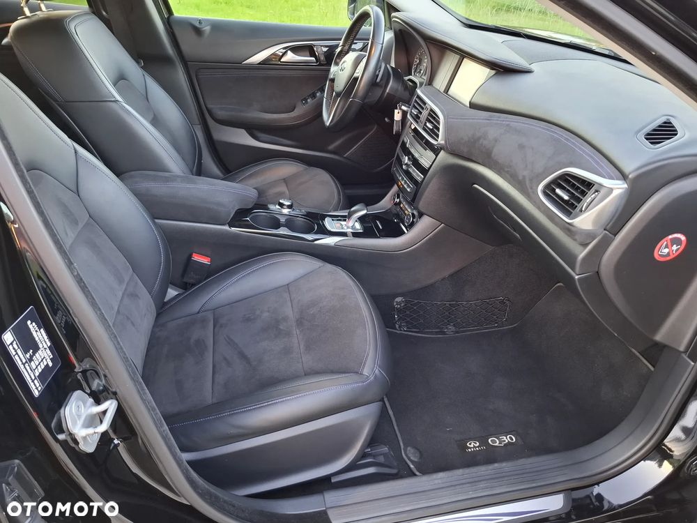 Infiniti Q30 2.2d Premium AWD 7DCT - 20