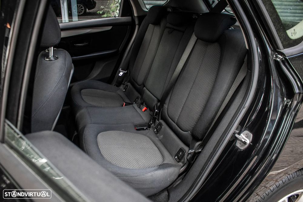 BMW 216 Active Tourer d Advantage - 30