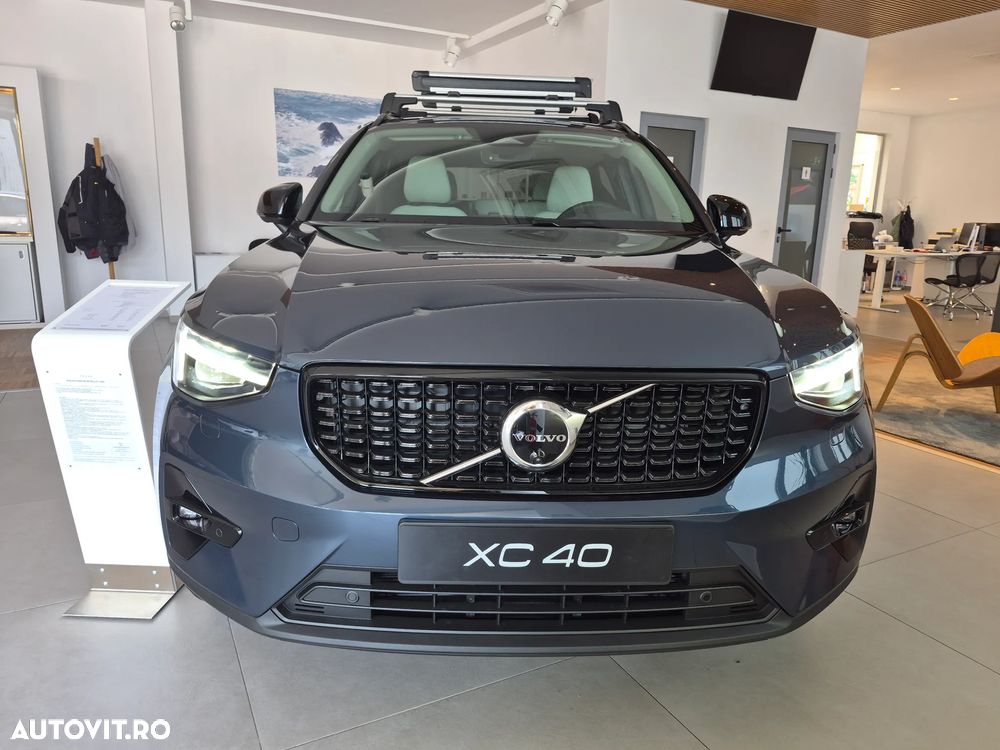 Volvo XC 40 B3 AT FWD MHEV Plus Dark - 4