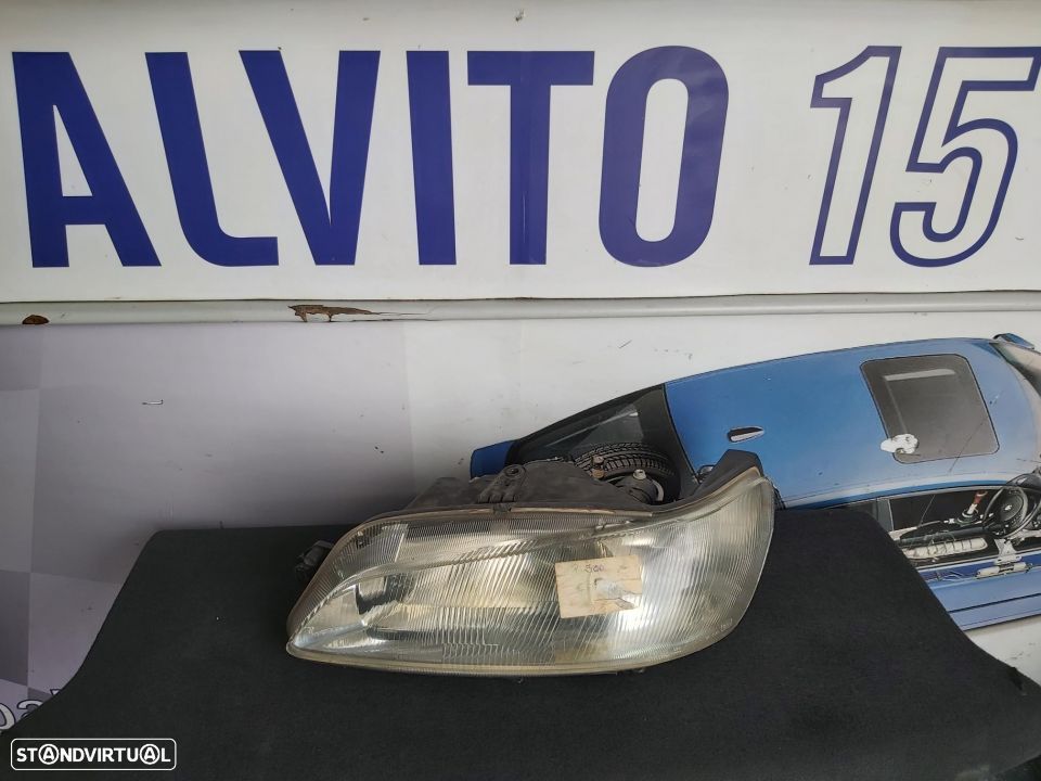 Farol Esquerdo Peugeot 306 - 1