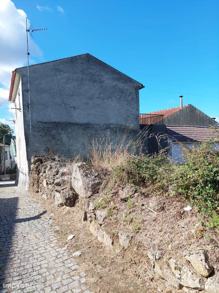 Moradia T3 em Gondizalves para Remodelar - Grande imagem: 2/5