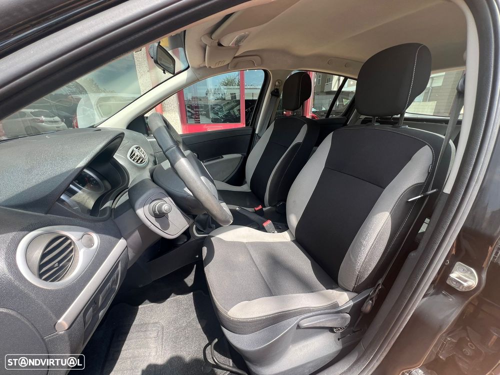 Renault Clio 1.2 16V Dynamique S - 10