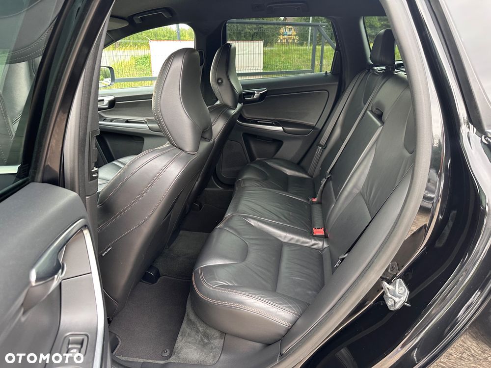 Volvo XC 60 D5 AWD Geartronic Summum - 7