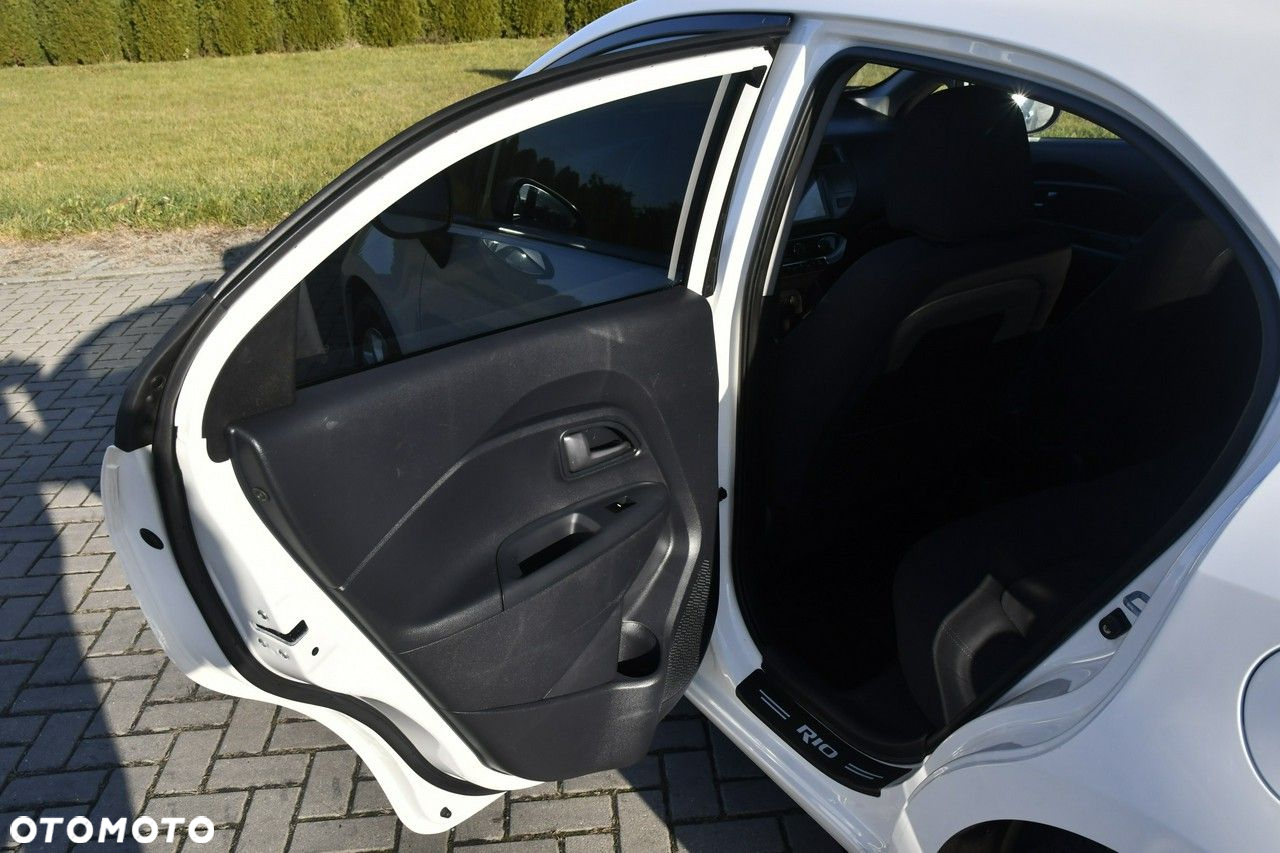 Kia Rio - 19