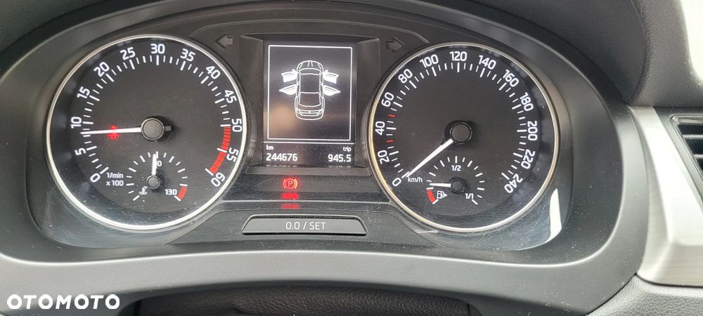 Skoda RAPID ver-1-6-tdi-dpf-ambition - 13