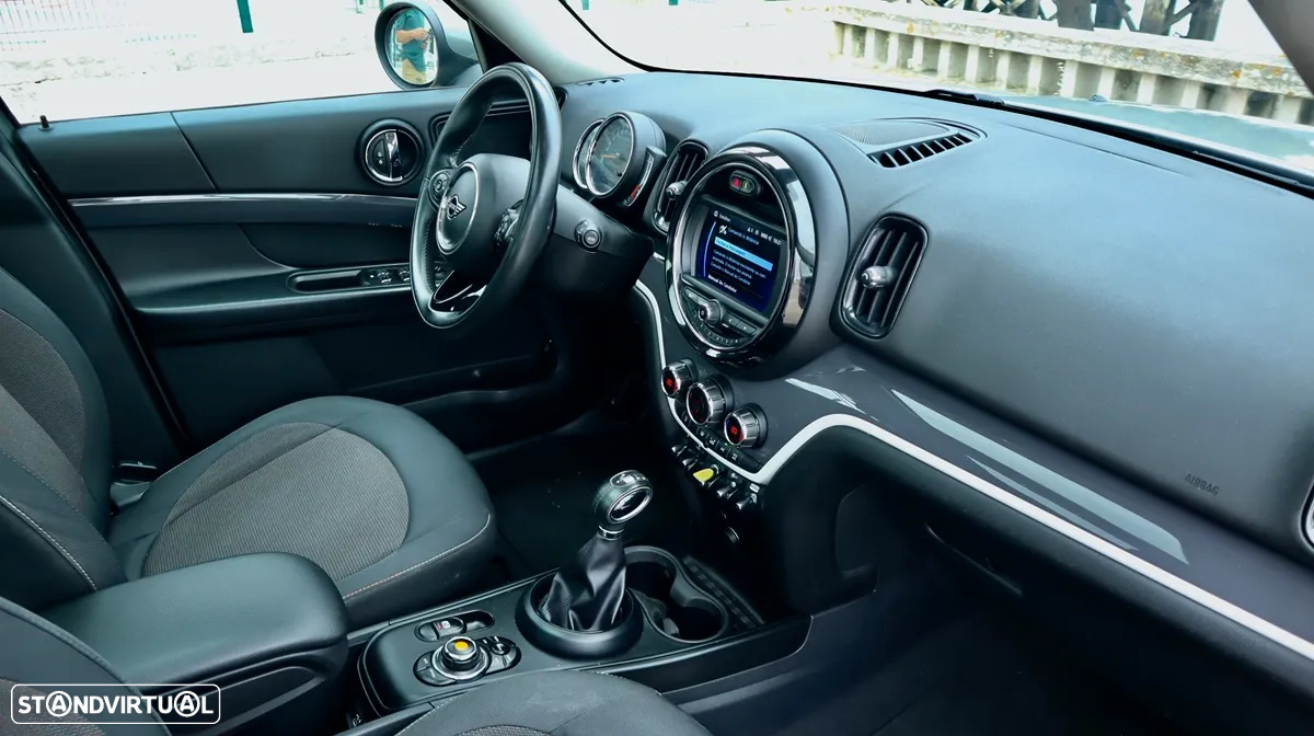 MINI Countryman Cooper SE ALL4 Auto - 24