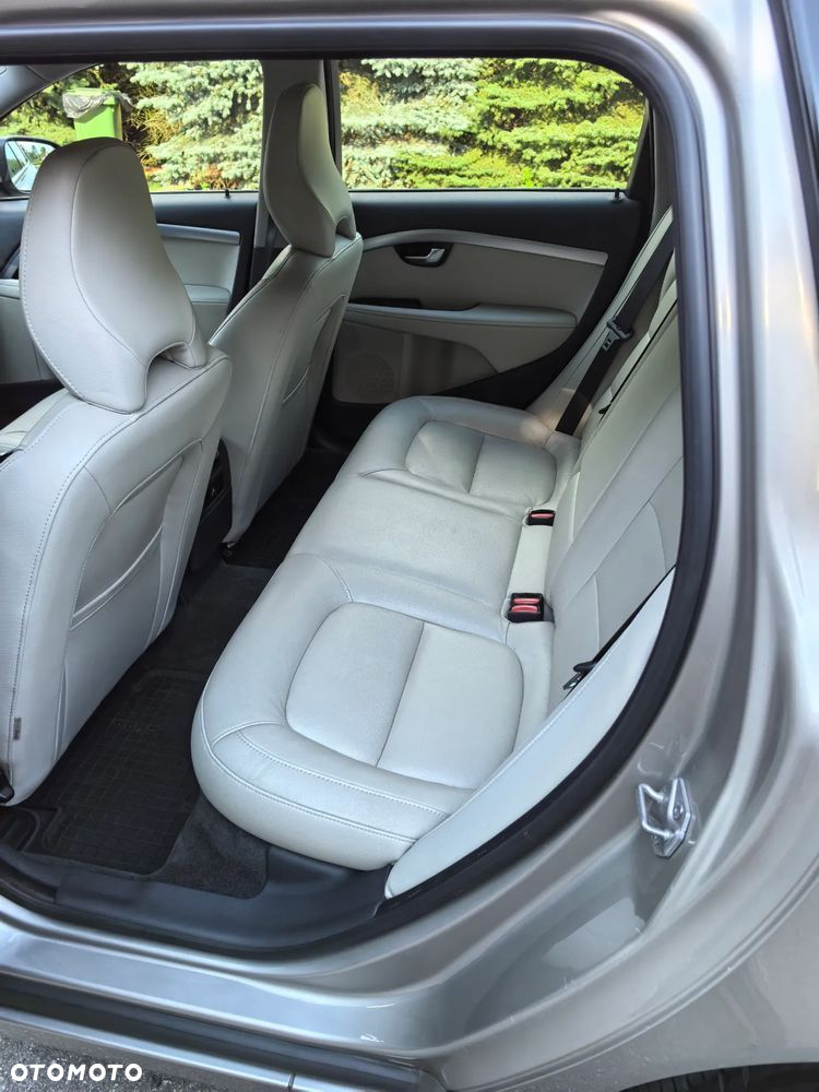 Volvo V70 D2 Dynamic Momentum - 13