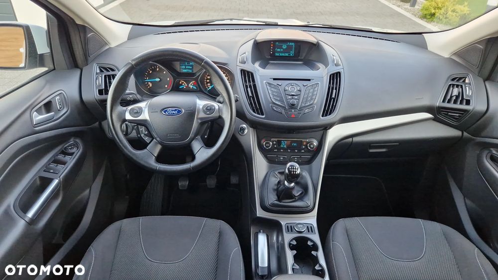 Ford Kuga 2.0 TDCi 2x4 Titanium - 6