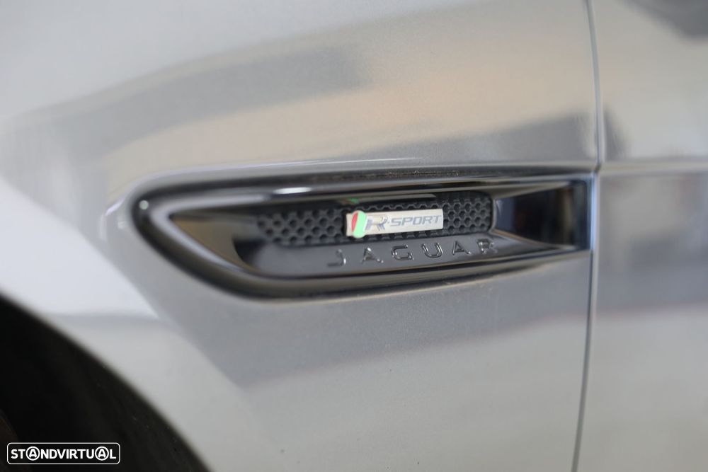Jaguar XE 2.0 D R-Sport Aut. - 31